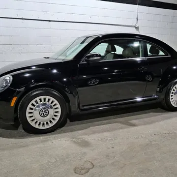 2013 Volkswagen Beetle 2.5L Hatchback 2D