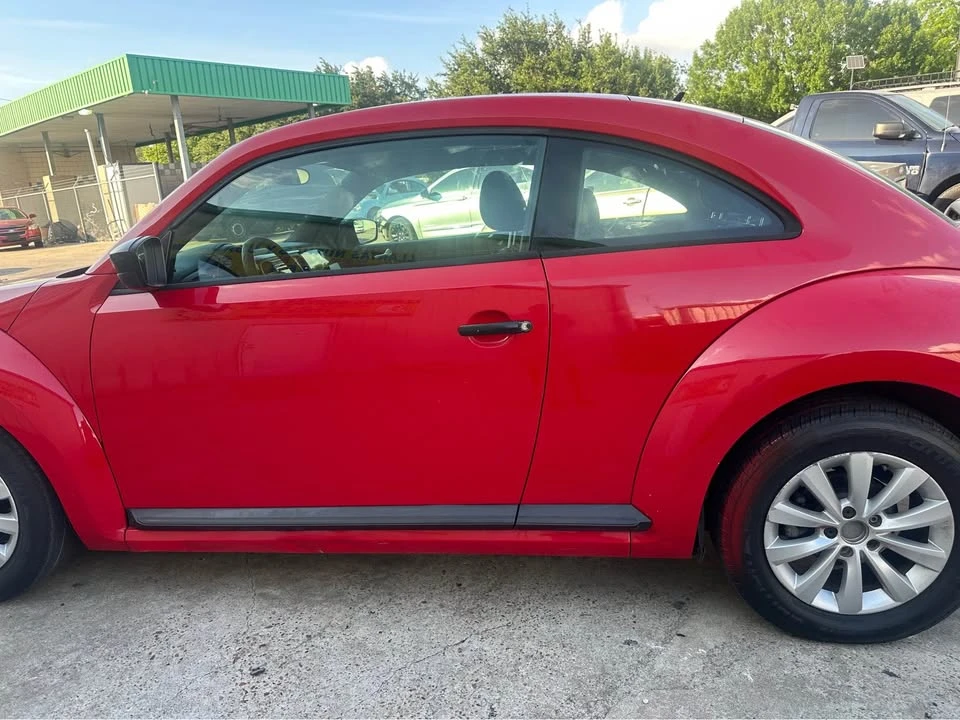 2013 Volkswagen A5 Beetle - Image 11 of 17