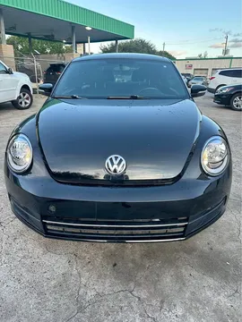 2013 Volkswagen Beetle 2.5L Hatchback 2D
