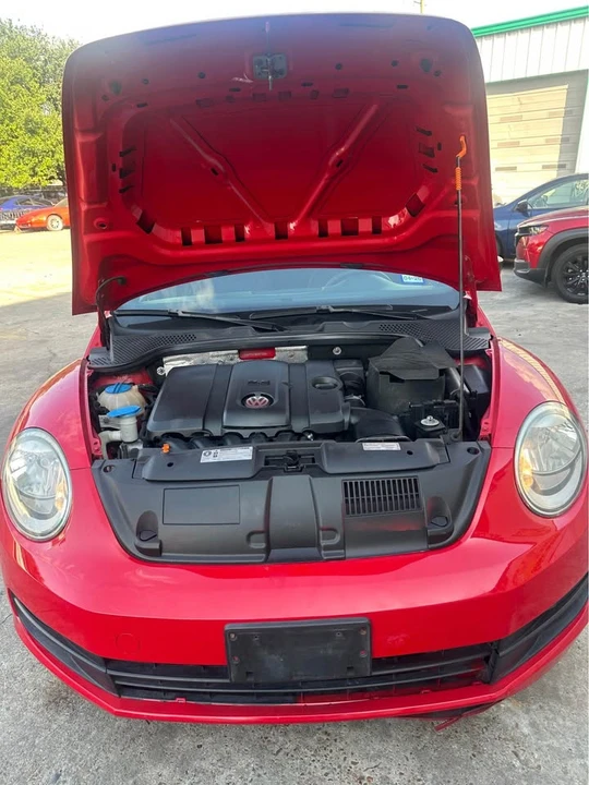 2013 Volkswagen A5 Beetle - Image 2 of 17