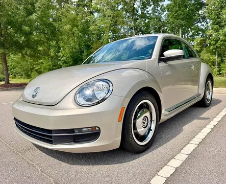 2013 Volkswagen Beetle 2.5L Hatchback 2D