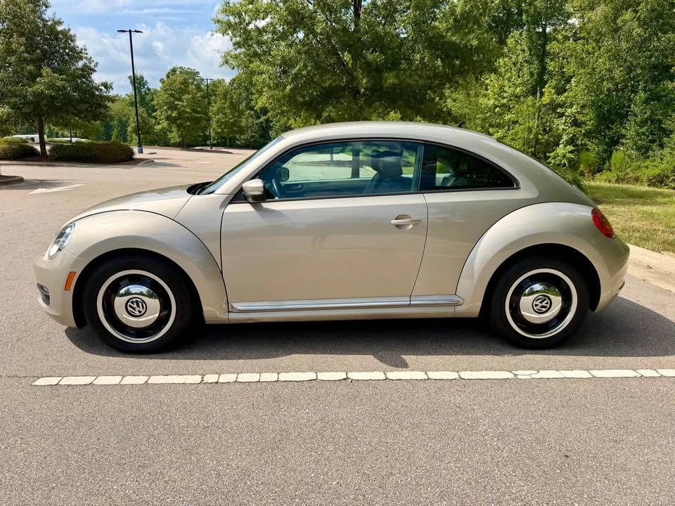 2013 Volkswagen A5 Beetle - Image 8 of 17
