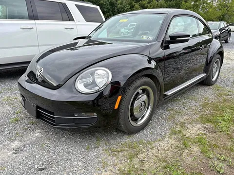 2013 Volkswagen Beetle 2.5L Hatchback 2D