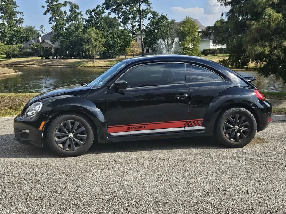 2013 Volkswagen A5 Beetle - Image 2 of 11
