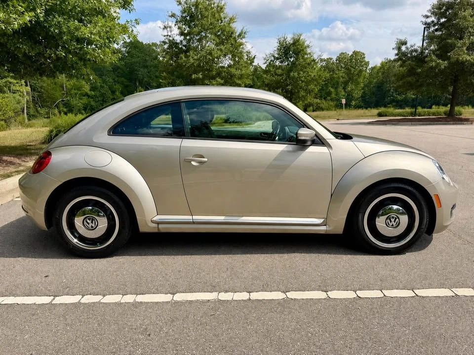 2013 Volkswagen A5 Beetle - Image 4 of 17