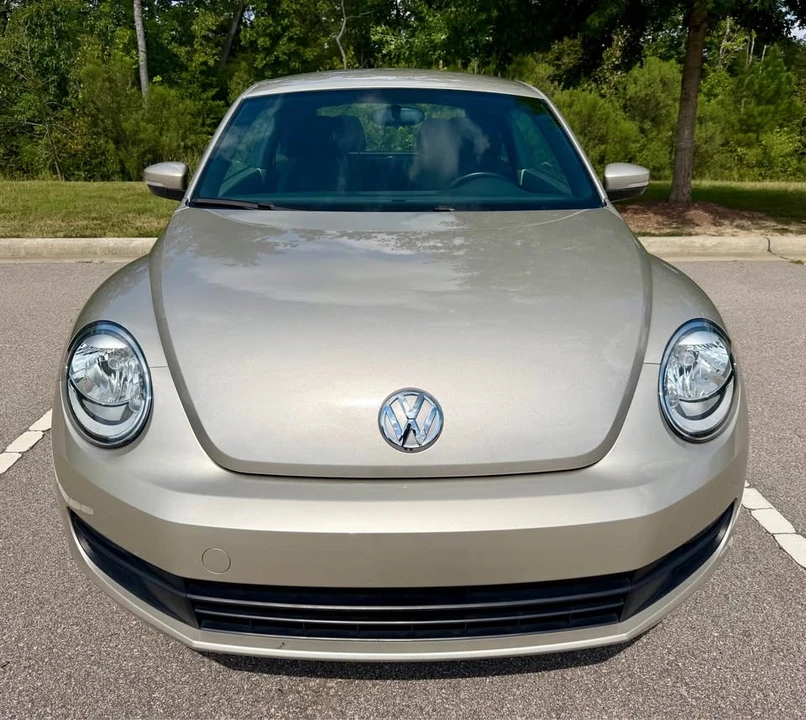 2013 Volkswagen A5 Beetle - Image 2 of 17