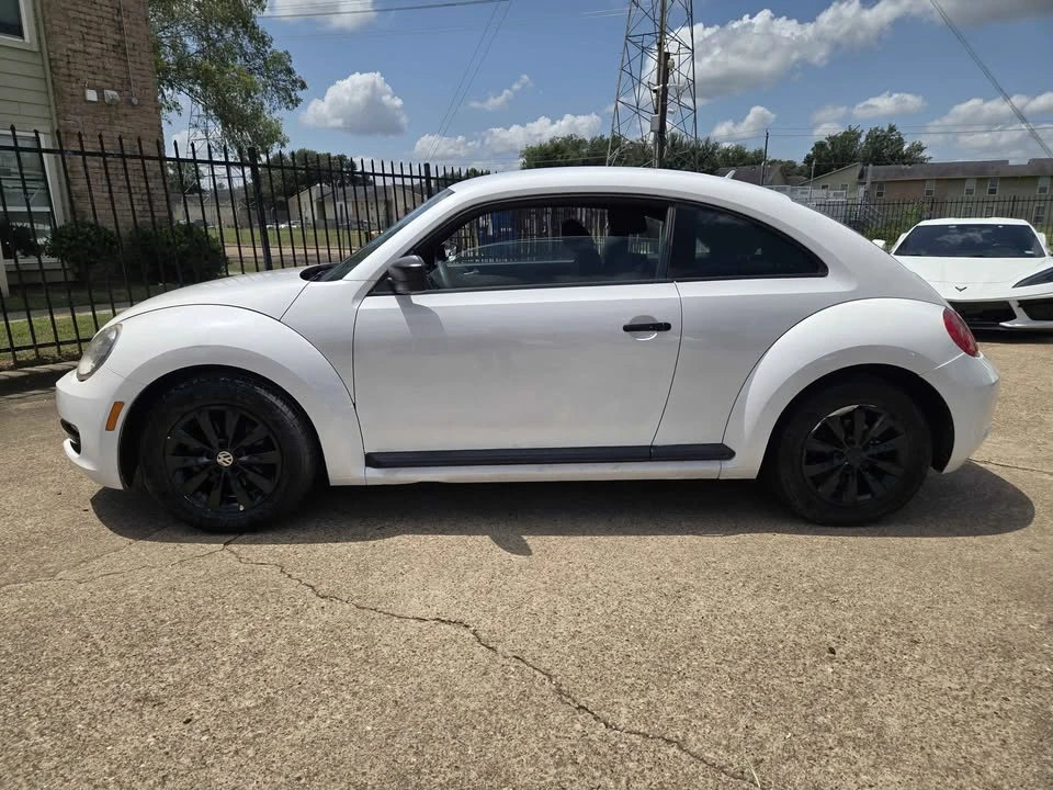 2013 Volkswagen A5 Beetle - Image 5 of 18