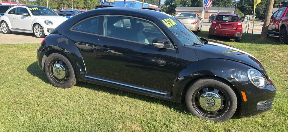 2013 Volkswagen A5 Beetle - Image 2 of 7