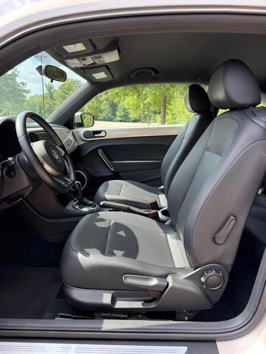 2013 Volkswagen A5 Beetle - Image 9 of 17