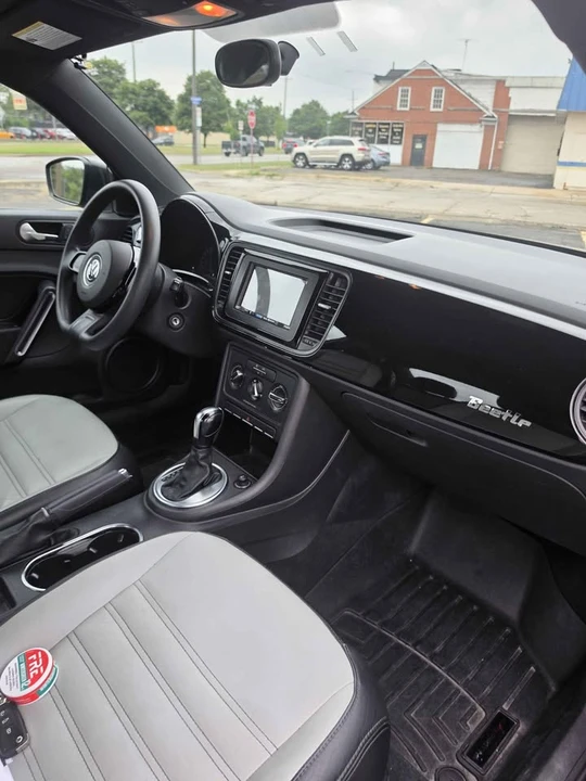 2013 Volkswagen A5 Beetle - Image 10 of 11