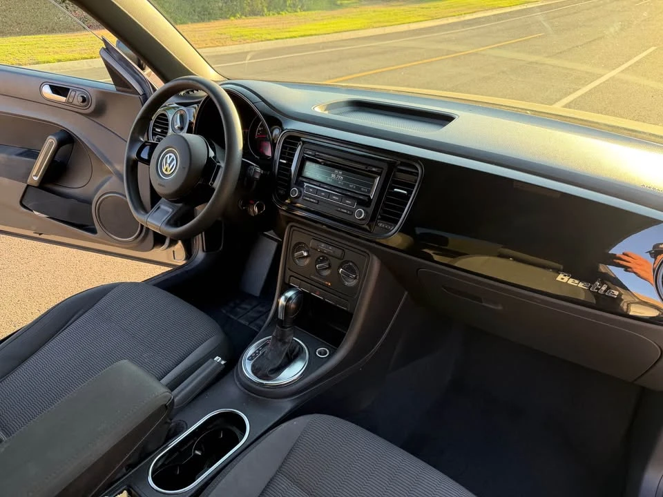 2013 Volkswagen A5 Beetle - Image 9 of 11