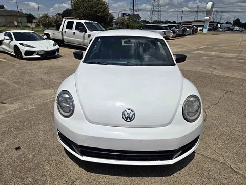 2013 Volkswagen Beetle 2.5L Hatchback 2D