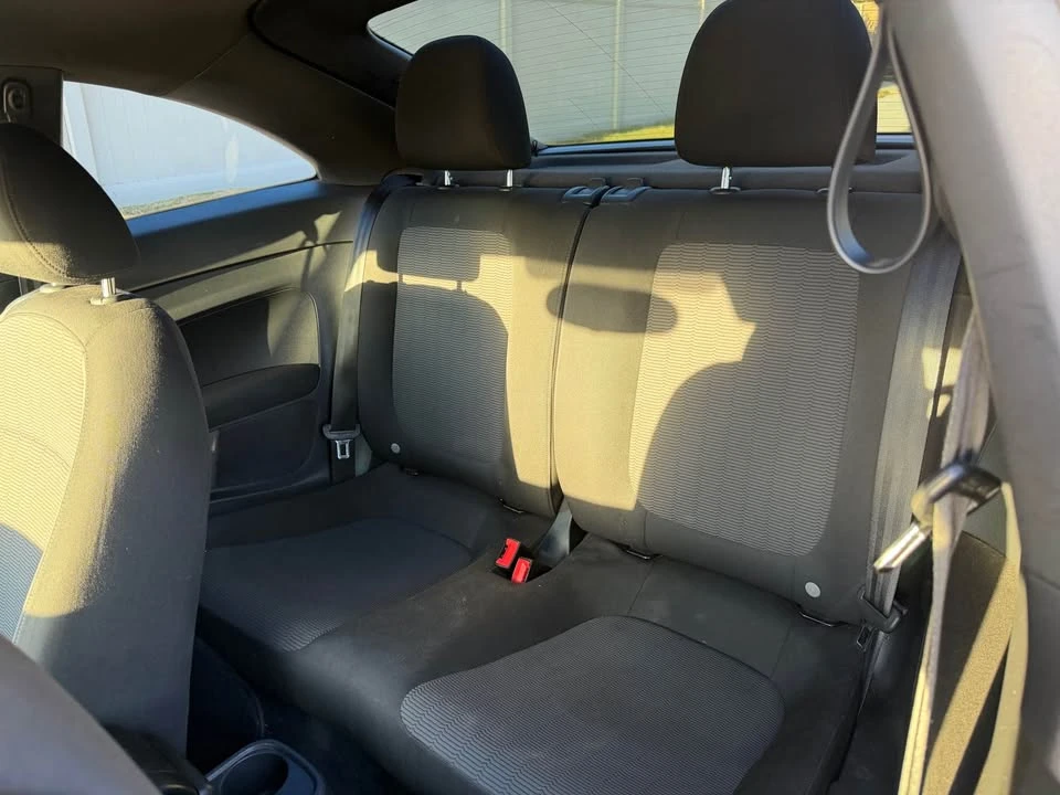 2013 Volkswagen A5 Beetle - Image 8 of 11
