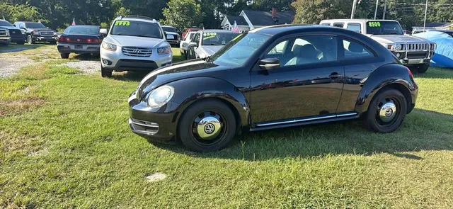 2013 Volkswagen Beetle 2.5L Hatchback 2D