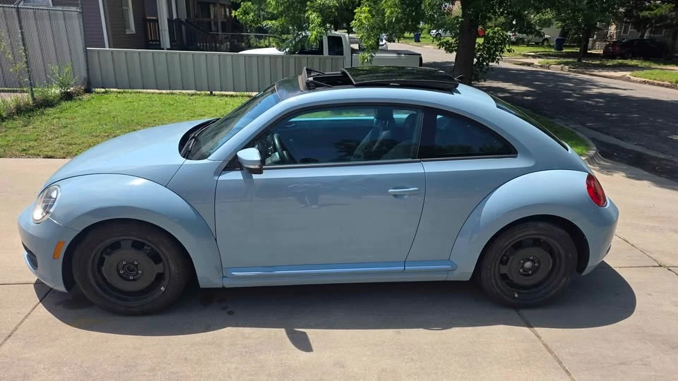 2013 Volkswagen A5 Beetle - Image 5 of 20