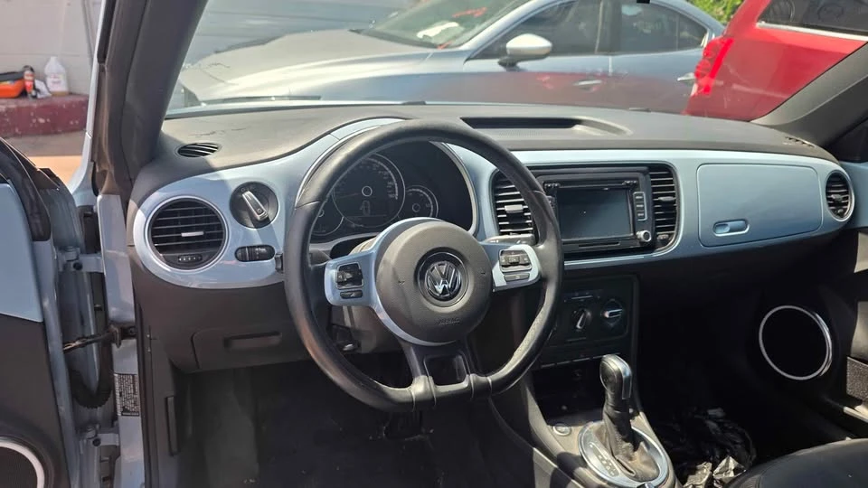 2013 Volkswagen A5 Beetle - Image 13 of 20