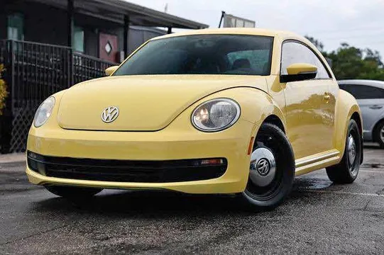 2013 Volkswagen Beetle 2.5L Hatchback 2D