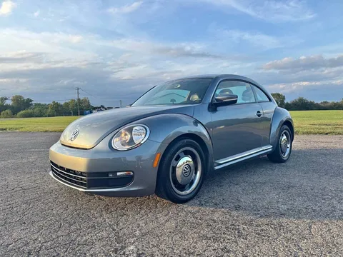 2013 Volkswagen Beetle 2.5L Hatchback 2D