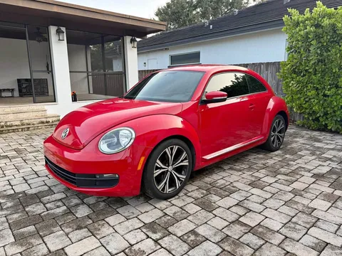 2013 Volkswagen Beetle 2.5L Hatchback 2D