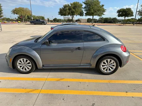 2013 Volkswagen Beetle 2.5L Hatchback 2D