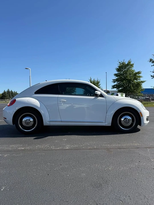 2013 Volkswagen A5 Beetle - Image 6 of 16