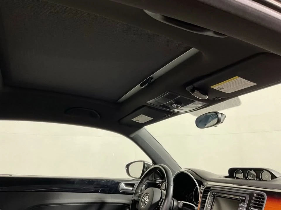 2013 Volkswagen A5 Beetle - Image 10 of 18