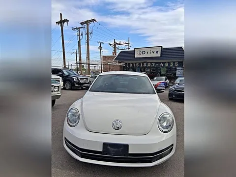 2013 Volkswagen Beetle 2dr DSG 2.0T Turbo