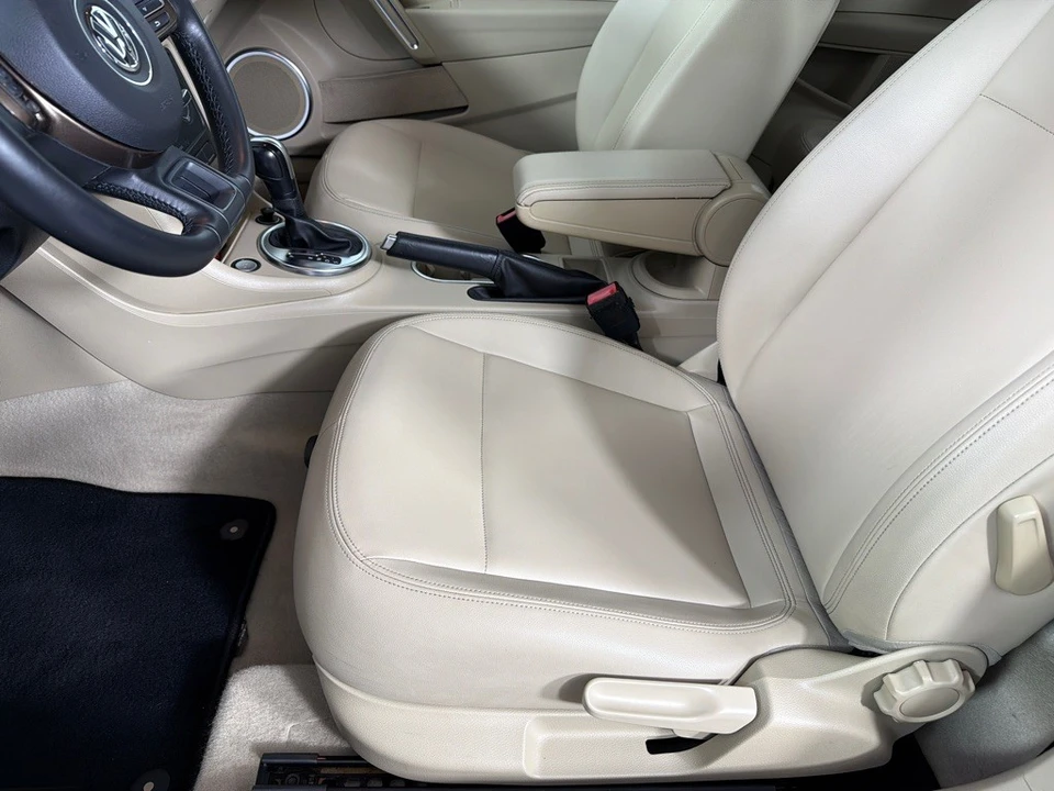 2013 Volkswagen A5 Beetle - Image 11 of 21