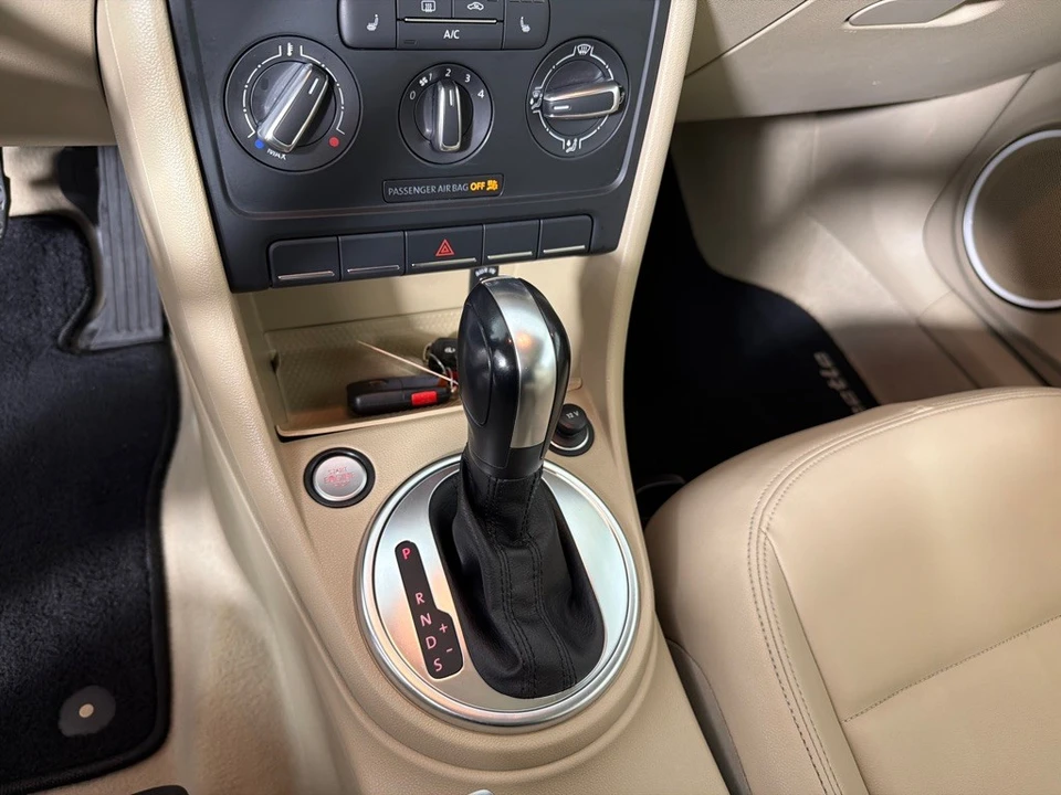 2013 Volkswagen A5 Beetle - Image 17 of 21
