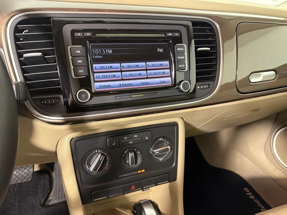 2013 Volkswagen A5 Beetle - Image 16 of 21