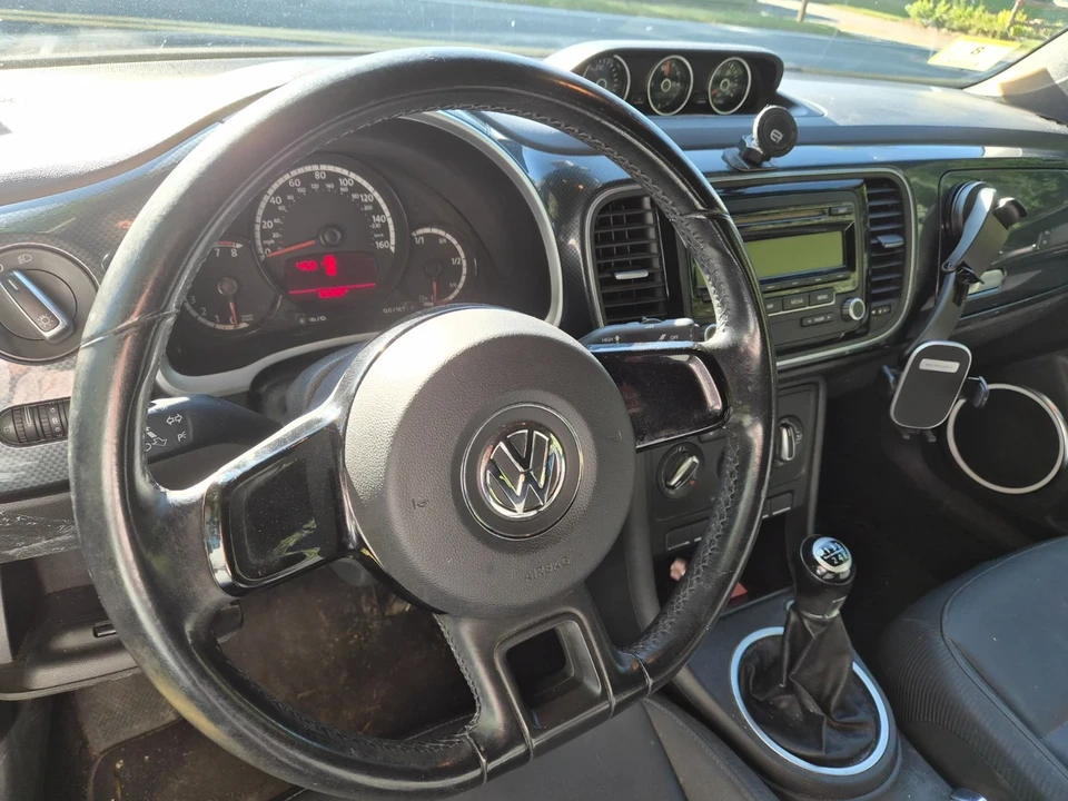 2013 Volkswagen A5 Beetle - Image 4 of 17