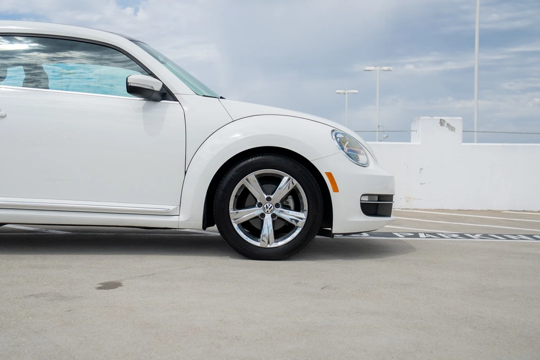 2013 Volkswagen A5 Beetle - Image 13 of 31