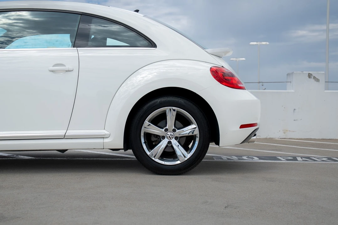 2013 Volkswagen A5 Beetle - Image 25 of 31