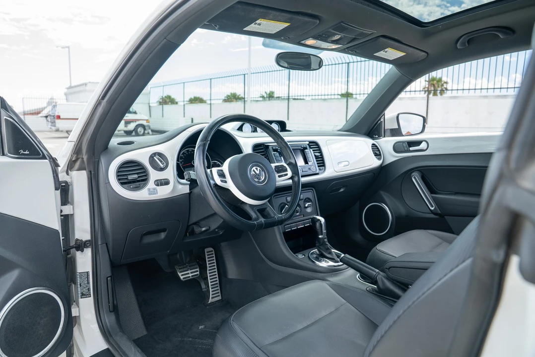2013 Volkswagen A5 Beetle - Image 16 of 31
