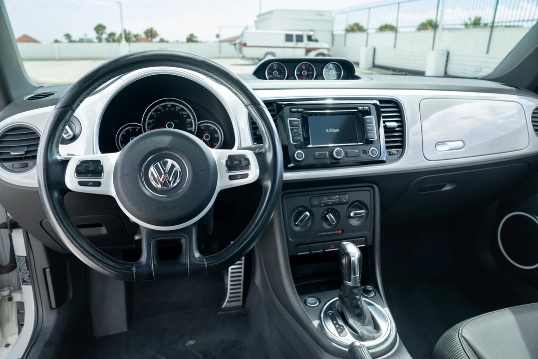 2013 Volkswagen A5 Beetle - Image 18 of 31
