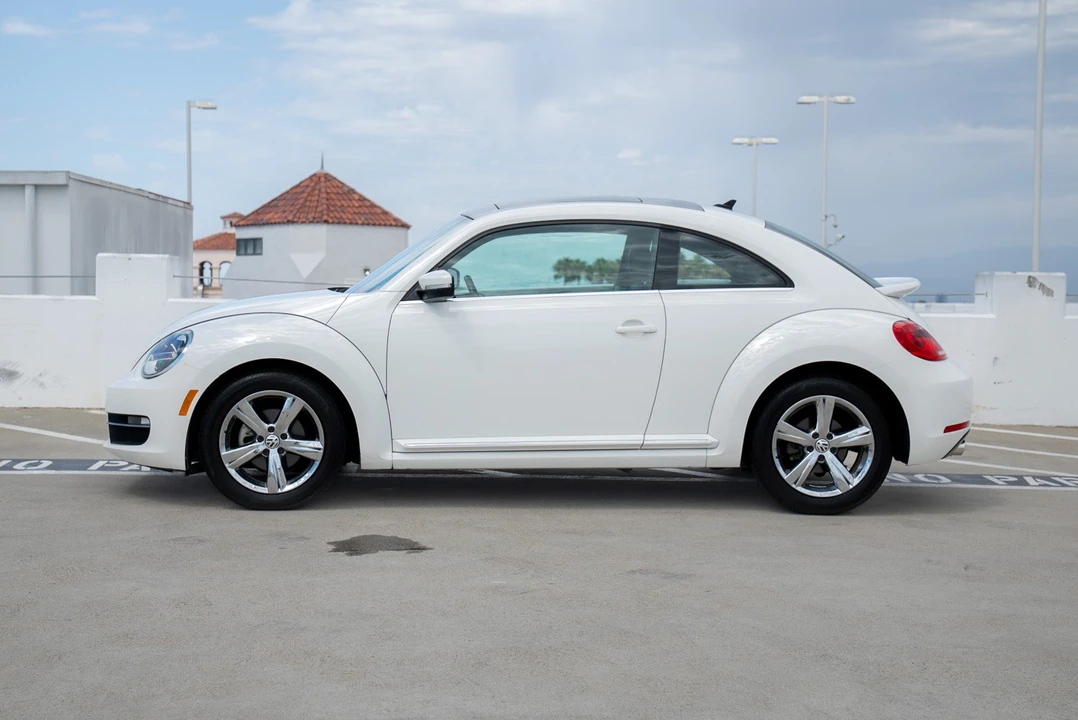 2013 Volkswagen A5 Beetle - Image 5 of 31