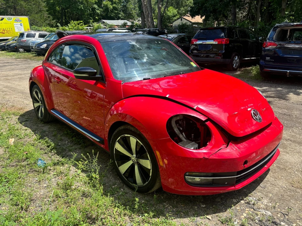 2013 Volkswagen A5 Beetle - Image 4 of 17