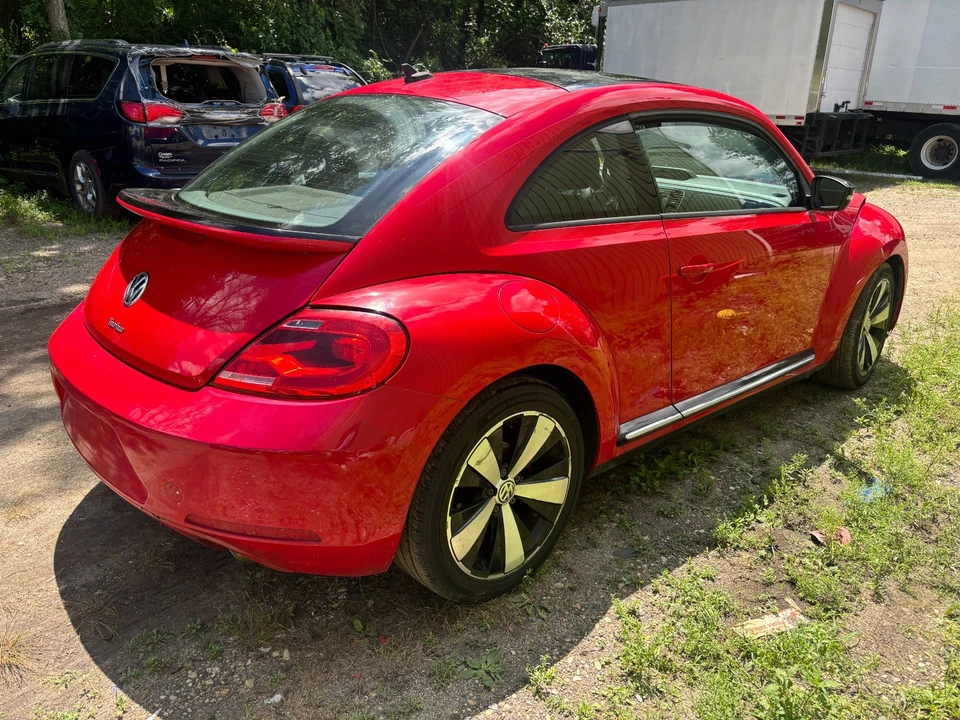 2013 Volkswagen A5 Beetle - Image 5 of 18