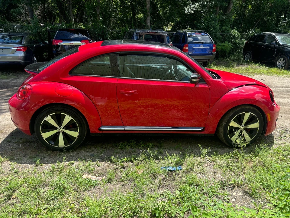 2013 Volkswagen A5 Beetle - Image 3 of 18