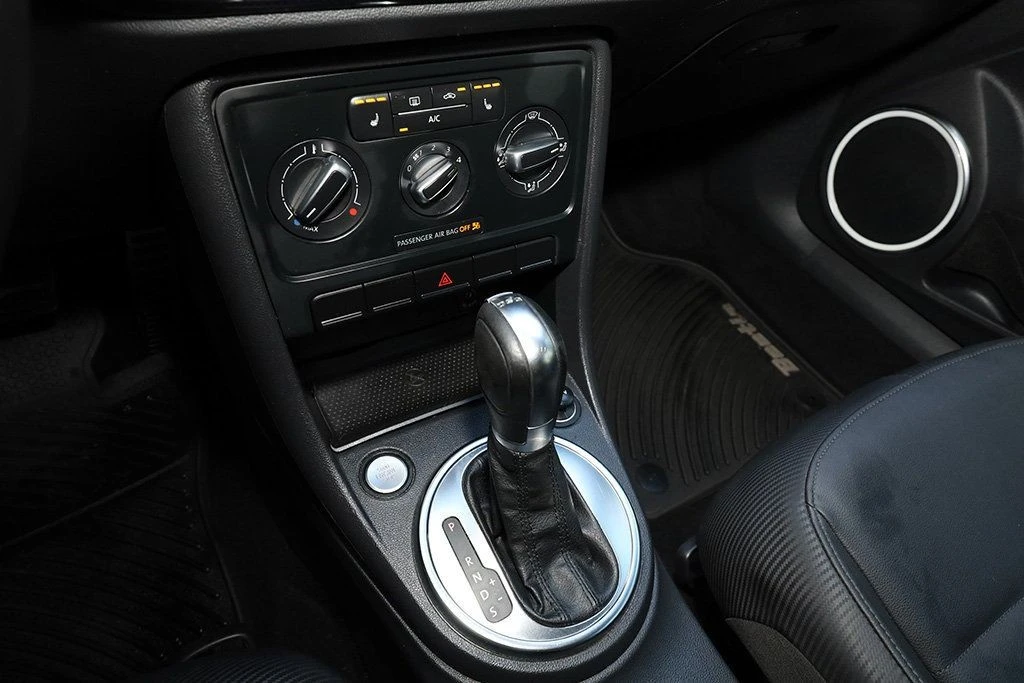 2013 Volkswagen A5 Beetle - Image 11 of 21