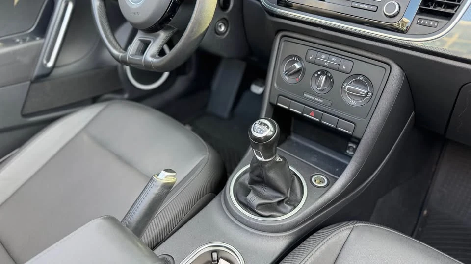 2013 Volkswagen A5 Beetle - Image 11 of 16
