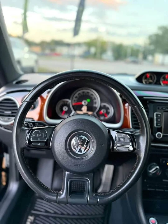 2013 Volkswagen A5 Beetle - Image 9 of 12
