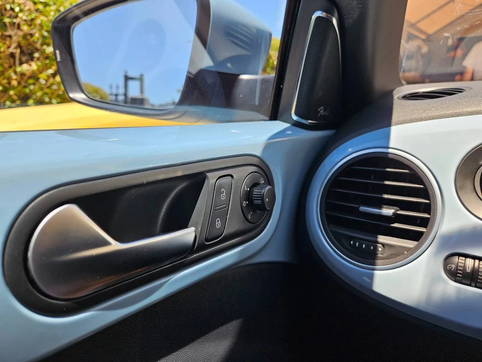 2013 Volkswagen A5 Beetle - Image 8 of 13