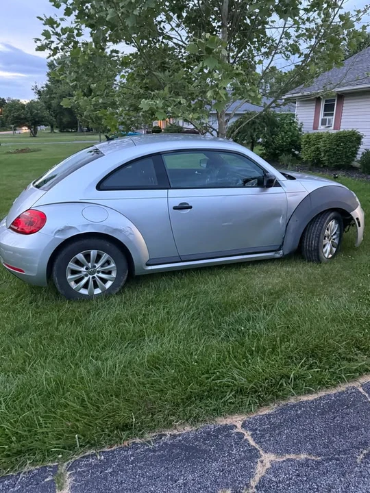 2013 Volkswagen A5 Beetle - Image 2 of 4