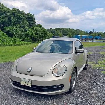 2013 Volkswagen Beetle Hatchback 2D