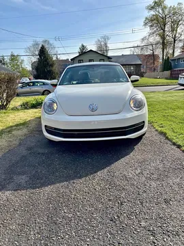 2013 Volkswagen Beetle Hatchback 2D