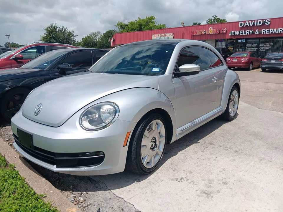 2013 Volkswagen A5 Beetle - Image 2 of 4