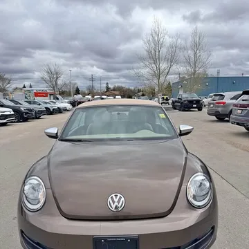 2013 Volkswagen Beetle 70's Edition