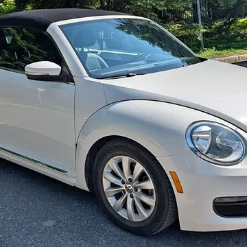 2013 Volkswagen Beetle Convertible 2.5L