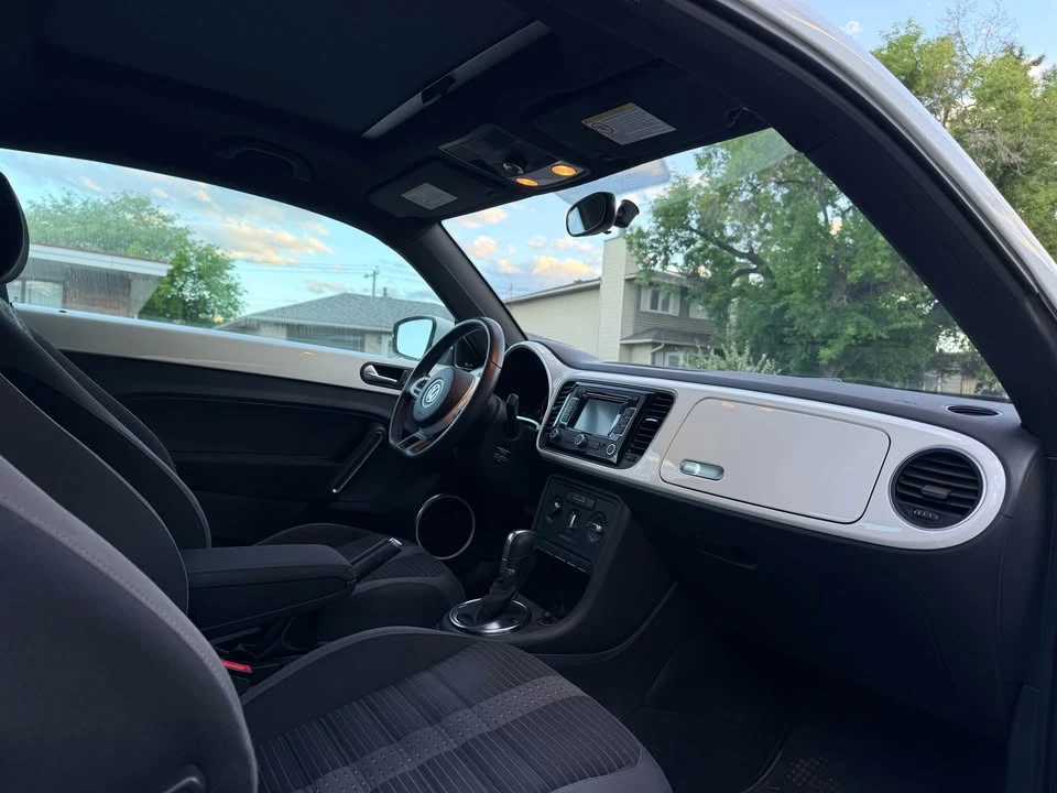 2013 Volkswagen A5 Beetle - Image 9 of 13